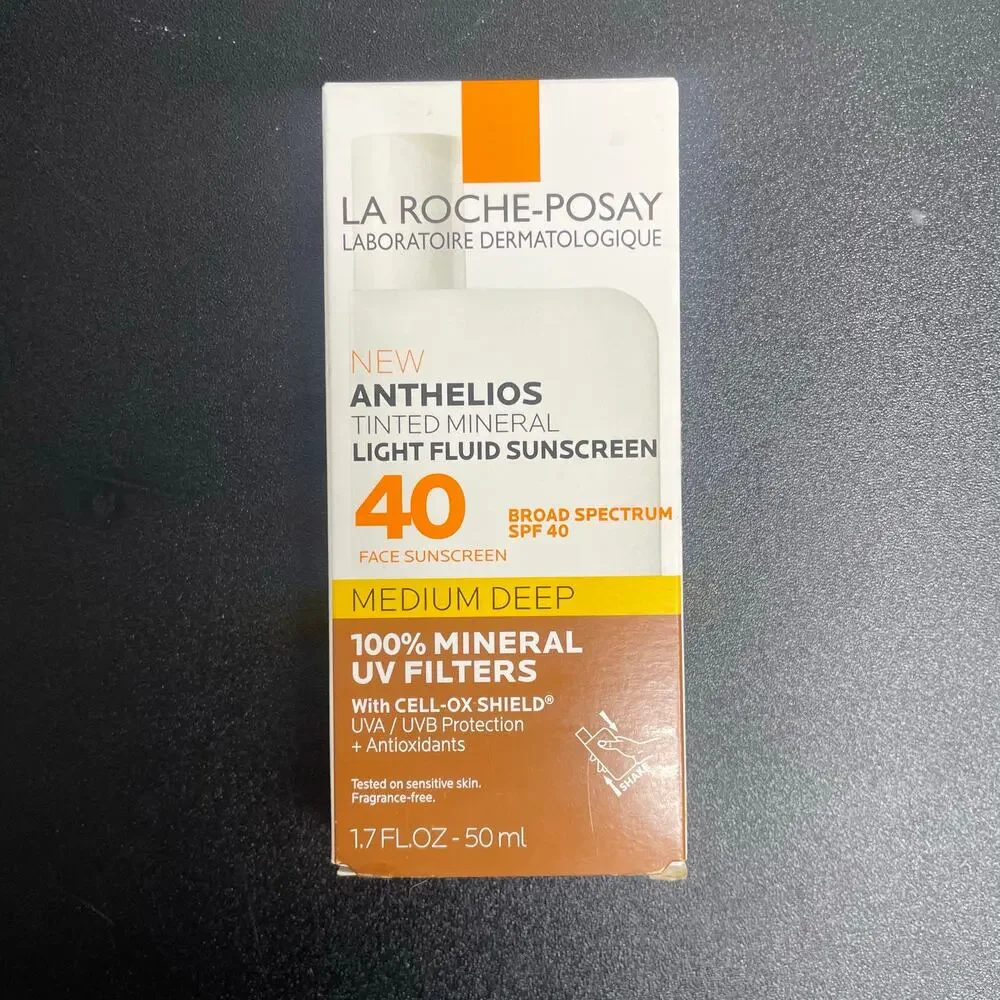 La Roche Posay Anthelios 40 Tinted Mineral Light-Fluid Sunscreen - Medium Deep - Picture 5 of 10